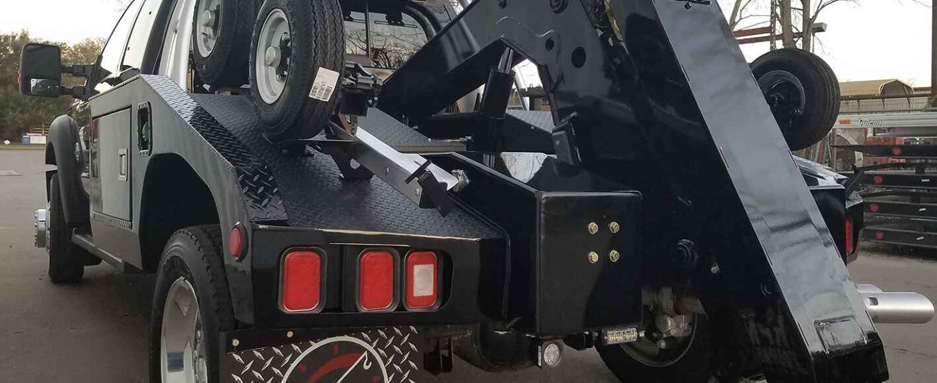 Accident recovery and winching service with professional equipment